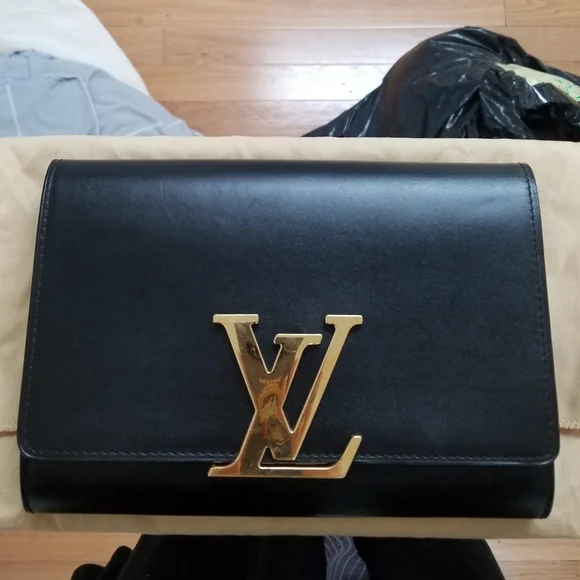 SOLD- Louis Vuitton Louise GM - Picture 3 of 15